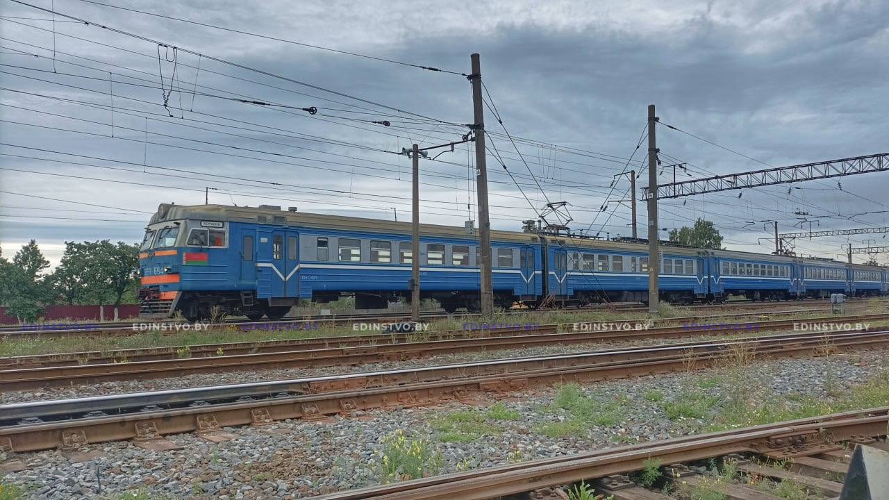 Взяли под контроль: сотрудники Борисовского РУВД напоминают об опасности на железной дороге