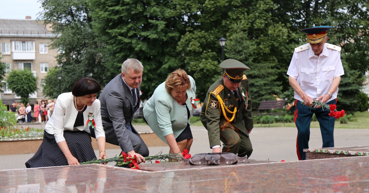 В преддверии Дня Независимости Республики Беларусь в Борисове прошли церемонии возложения