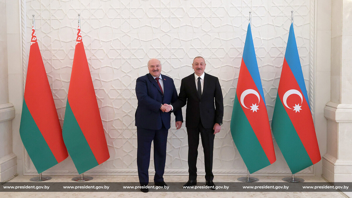 Александр Лукашенко: "Беларусь может подставить плечо Азербайджану так, как никто в мире больше не сделает"
