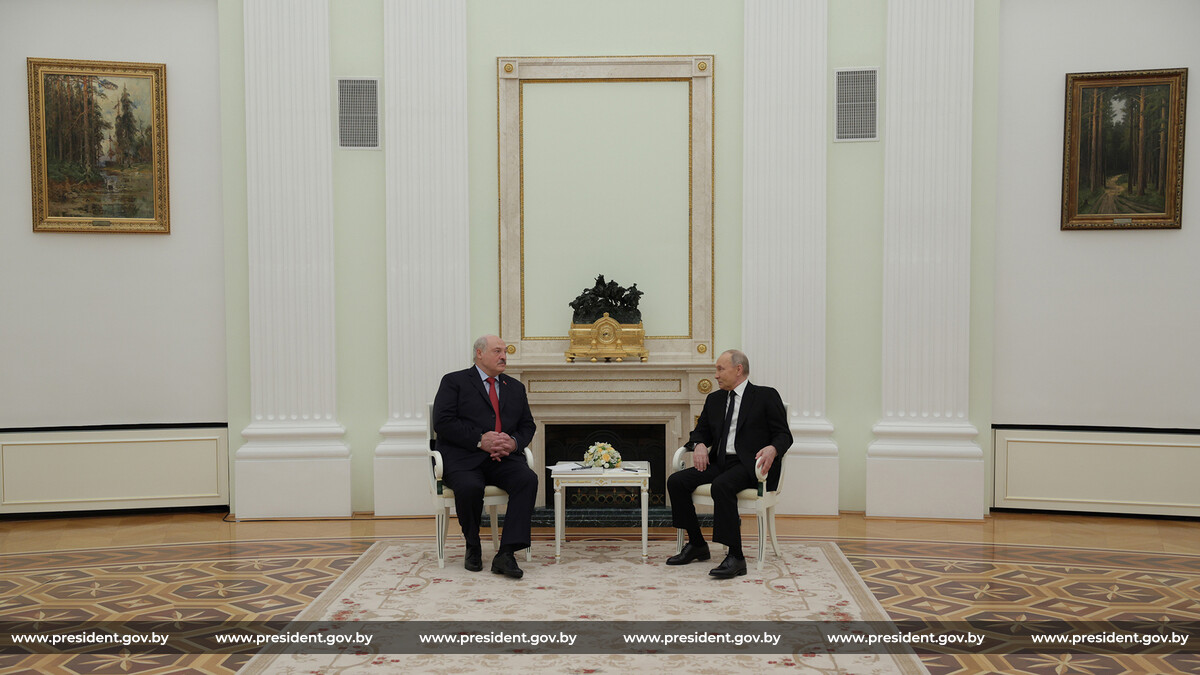 Александр Лукашенко: "Тяжелая ситуация. Меня удивляет вообще. Больше всего меня волнует политика польского руководства"