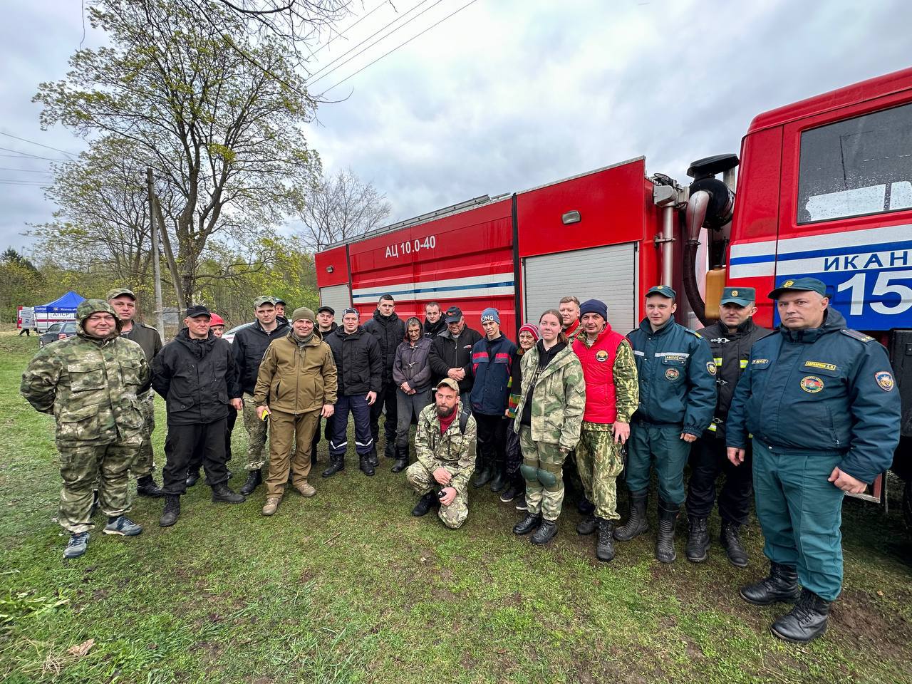 В Борисовском районе четверо заблудились в лесу – их искали 62 человека 