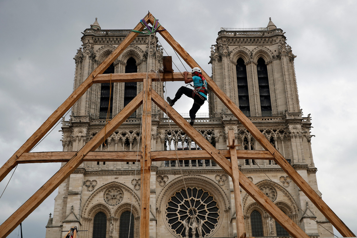 Собор Парижской Богоматери вновь откроют в декабре 2024 года