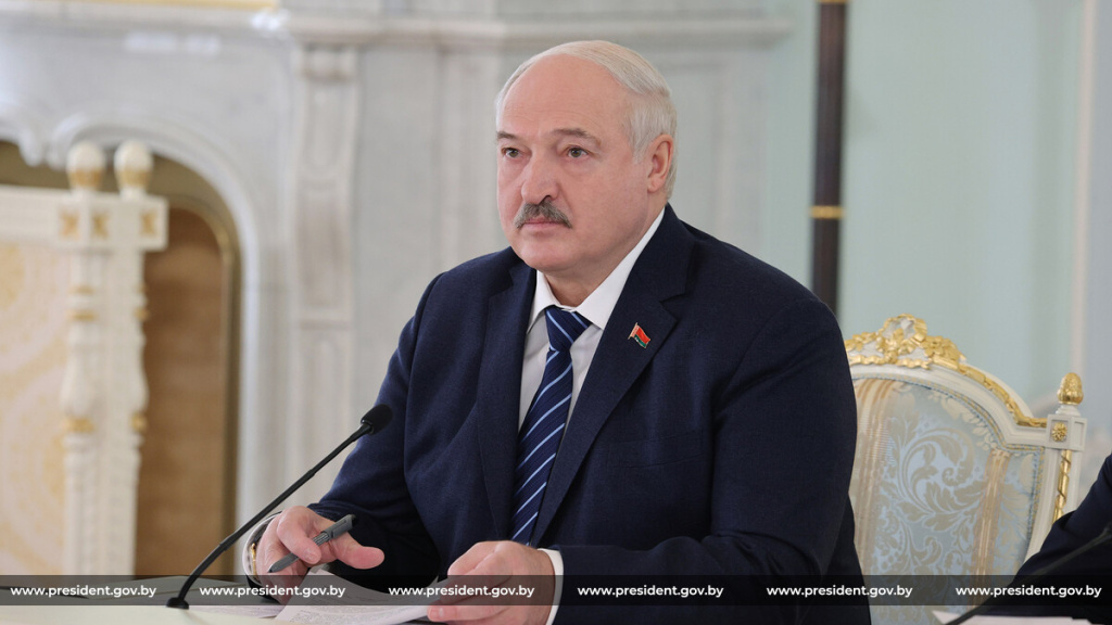 Александр Лукашенко учредил нагрудный знак делегата ВНС