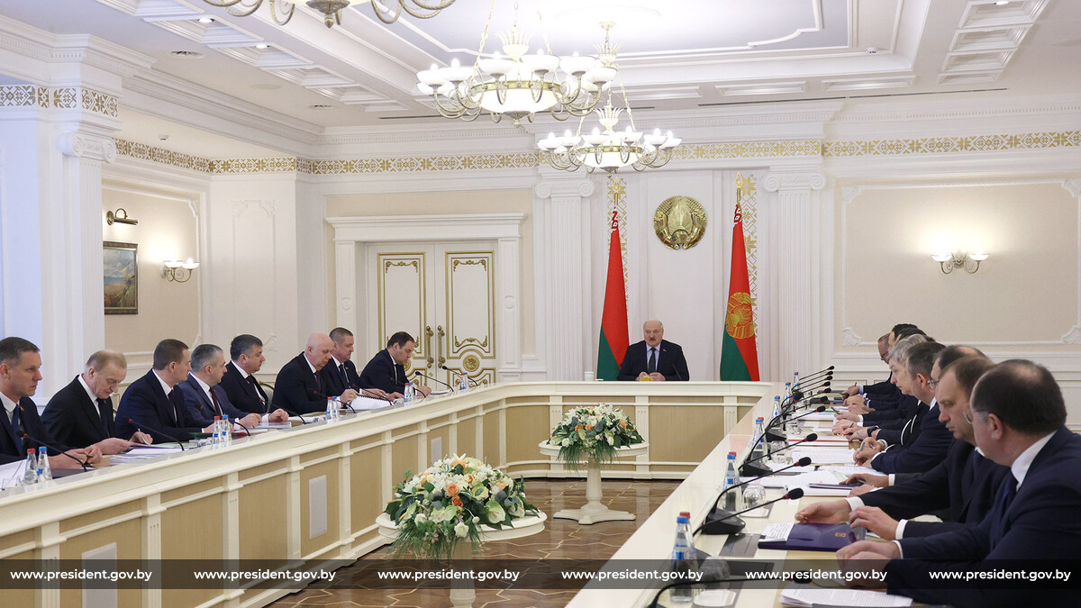 Александр Лукашенко: "Тем, что мы имеем, надо грамотно и по-хозяйски распоряжаться"