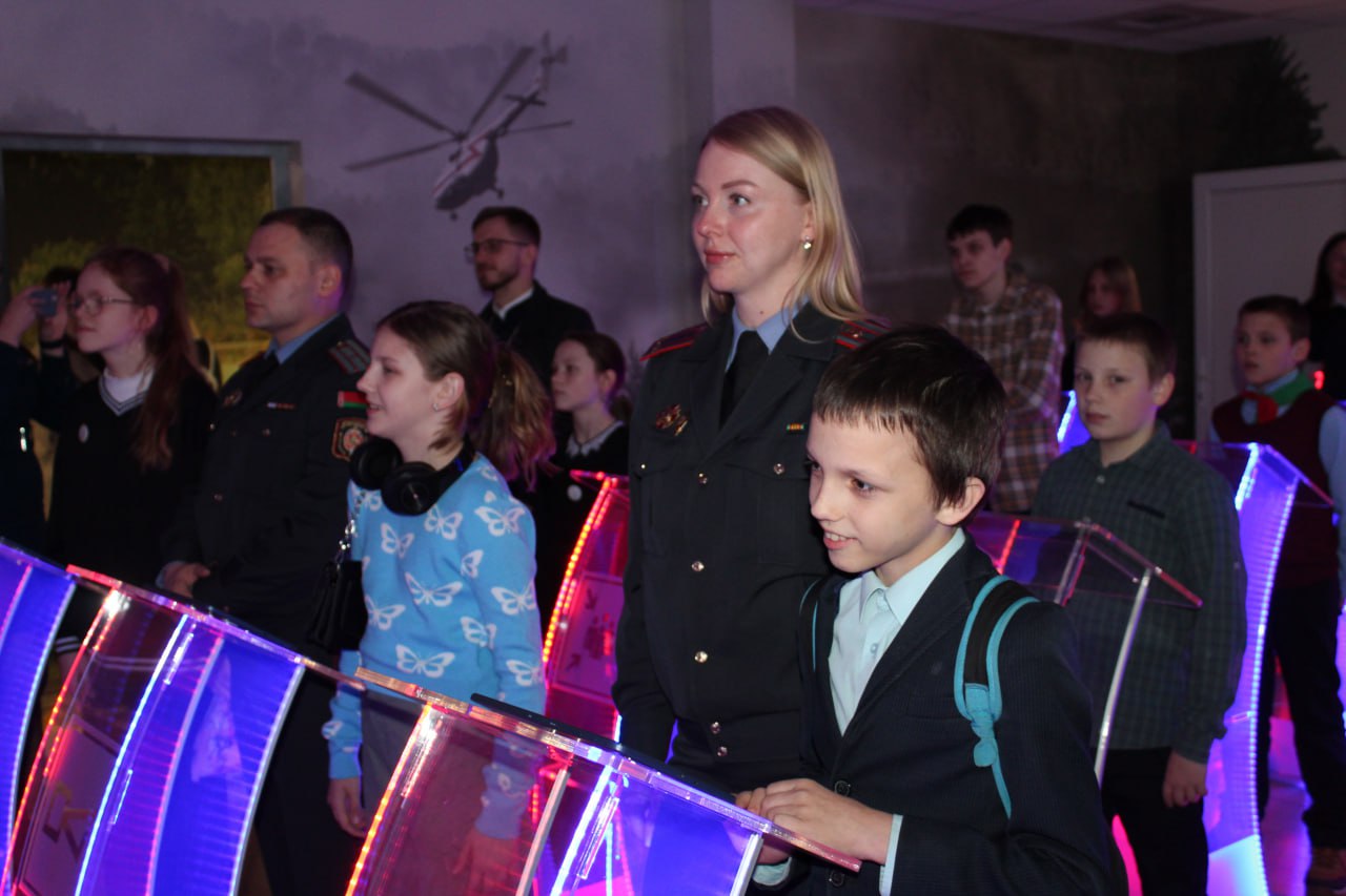 Борисовские милиционеры организовали для детей экскурсию в Центр безопасности МЧС