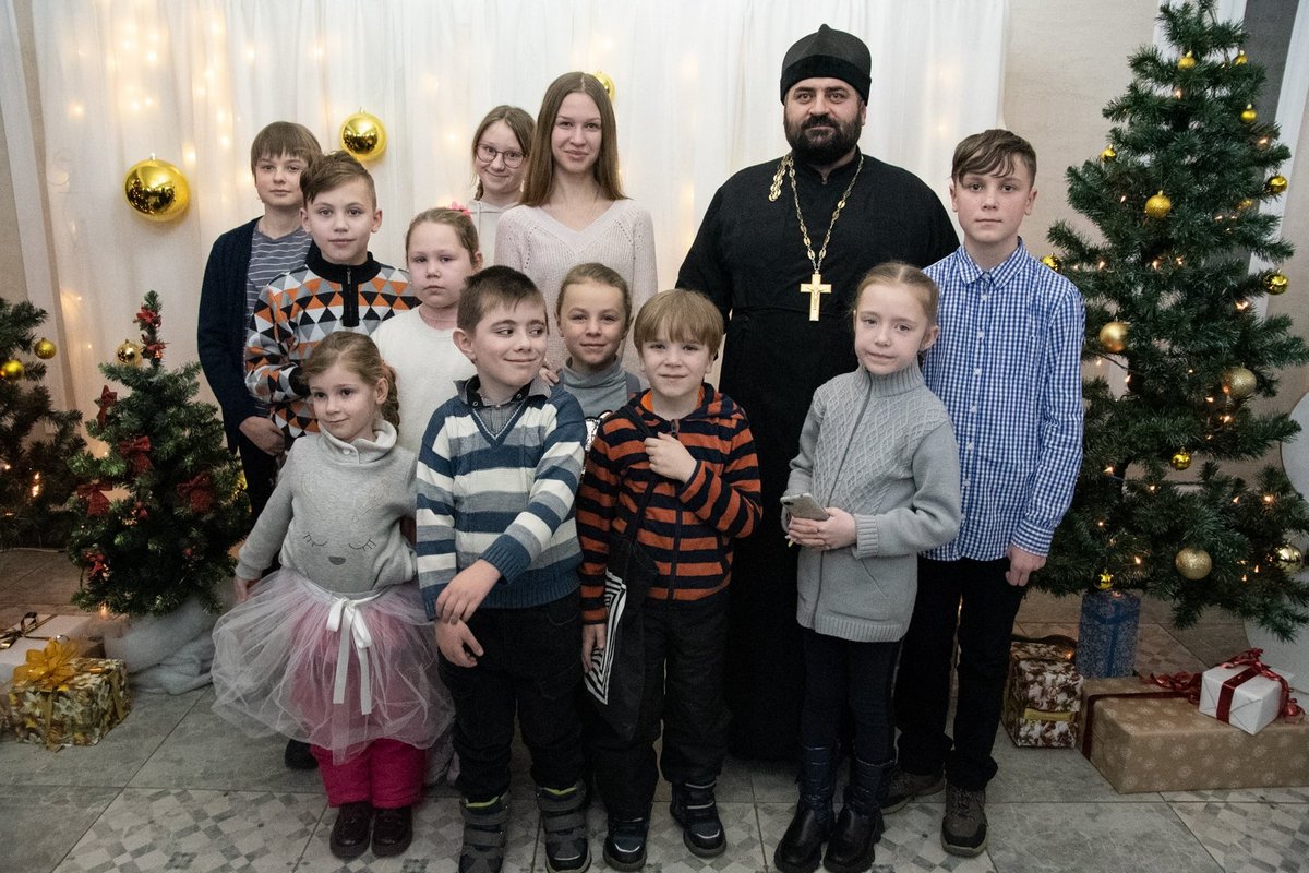 Увлекательно и весело: в Смолевичах прошла Рождественская епархиальная елка