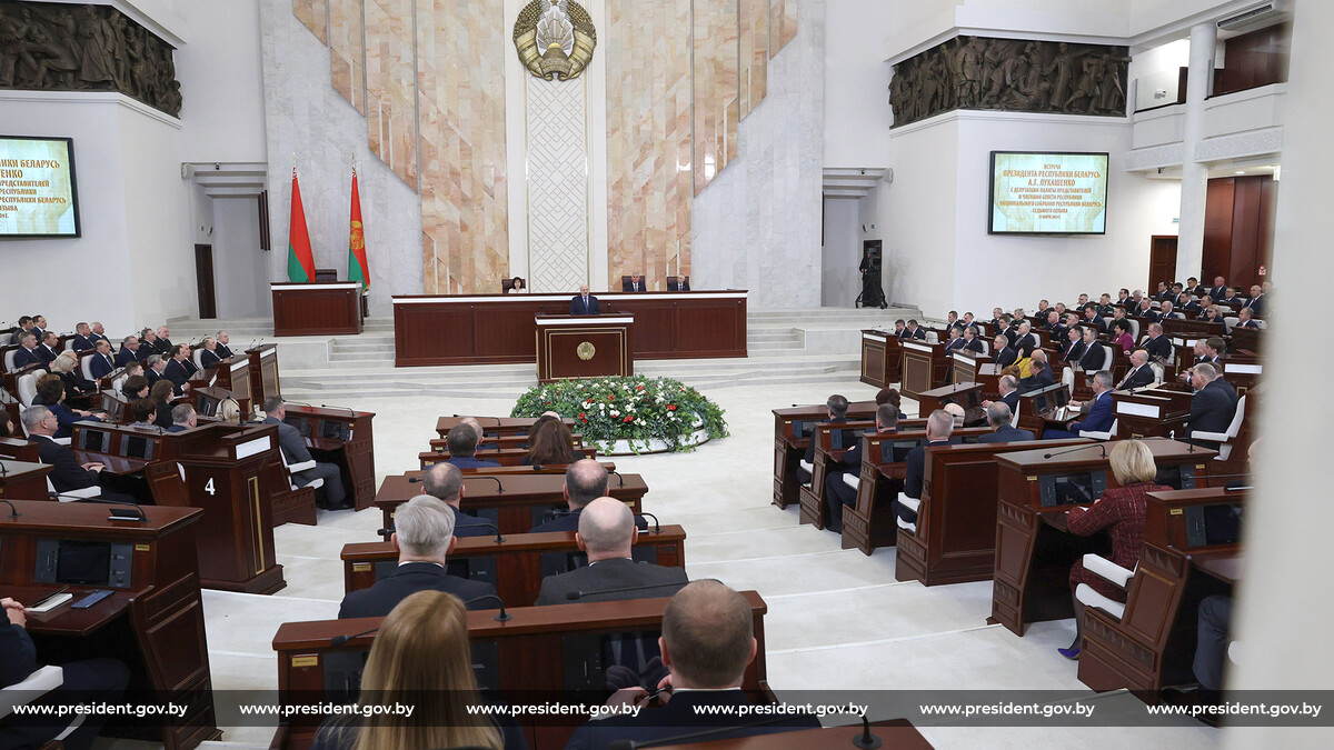 Александр Лукашенко: "Нынешнему парламенту, органам власти есть что сказать. И есть что оставить в этом периоде для нашего народа"