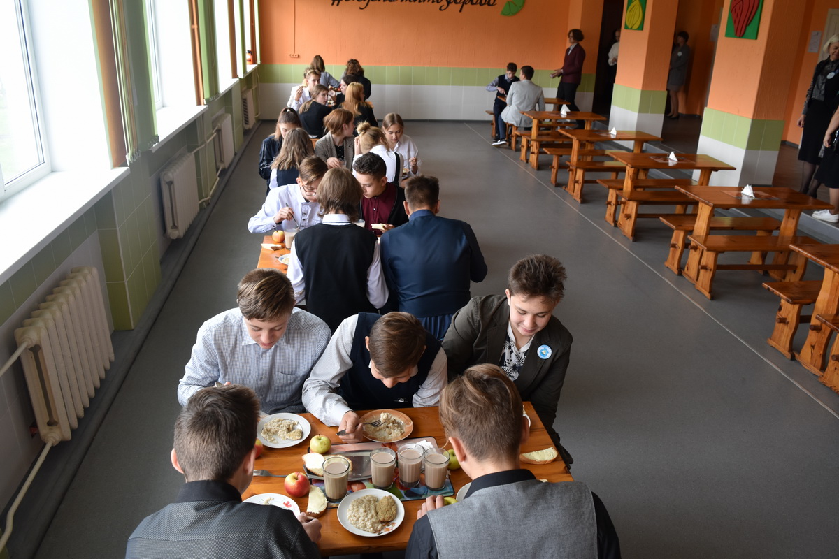 Горячее питание в Лошницкой гимназии: сытно, вкусно и питательно