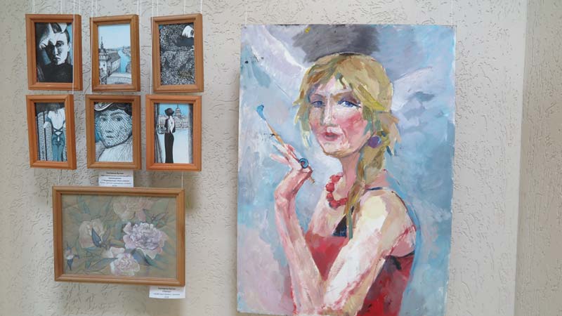Выставка графики и живописи «Краски юности» открылась в художественной галерее «Променад»