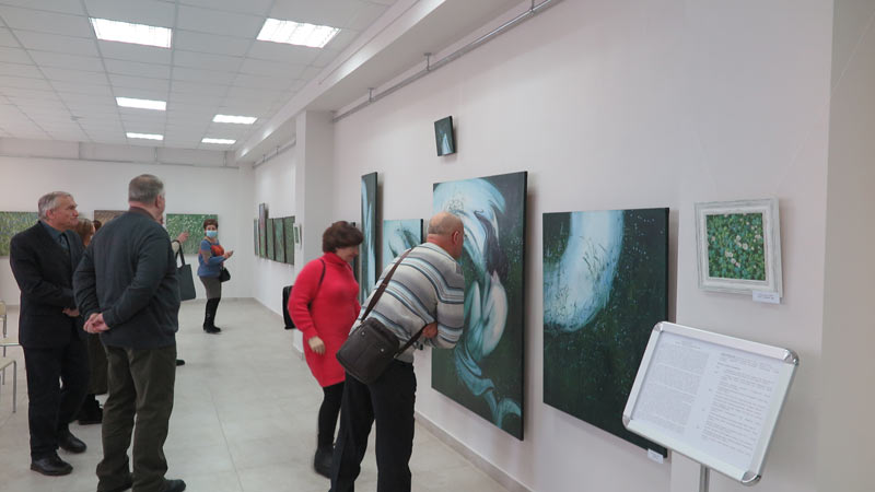 Заглянуть из января в лето помогут работы Анастасии Шилягиной, представленные в галерее «З’ява»