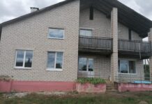 Новые окна и не только. Узнали, как решается задача по наведению порядка в Корсаковичском ФАПе