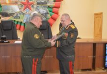 В СЗОК проводили в запас генерал-майора Владимира Кулажина