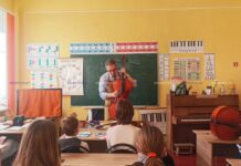 Скрипичный мастер (а таких в нашей стране единицы!) встретился с юными борисовчанами