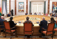 Что обсуждает Глава государства на встрече с представителями зарубежных и белорусских СМИ