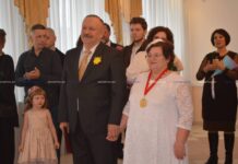 Полувековой любви итог. Борисовский ЗАГС провел регистрацию золотой свадьбы