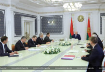 К перечню партнеров Беларуси на Африканском континенте возможно добавить и ЮАР. Президент Беларуси собрал совещание по международным вопросам