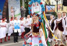 В Борисове состоялось праздничное шествие в честь Дня Независимости. ФОТОРЕПОРТАЖ