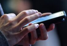 В Беларуси ввели SMS-повестки и ужесточили наказание для уклонистов от службы в армии