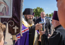 Крестный ход «Церковь и армия» на Борисовщине. Капсула пополнилась землей из памятных мест района