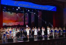 В Борисове отметили День женщин и разыграли билеты на концерт Алёны Ланской