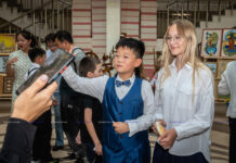 «Купалинка», игра на эрху, участие в мастер-классах. Делегация из провинции Хайнань КНР посетила Борисов