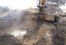 В микрорайоне Лядище Борисова ликвидируют очередной порыв