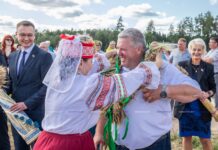 На Барысаўшчыне адсвяткавалі «Зажынкі». Рэпартаж са свята першага снапа