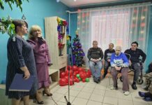Теплые поздравления и сладкие подарки: в отделении круглосуточного пребывания в аг. Забашевичи принимали гостей