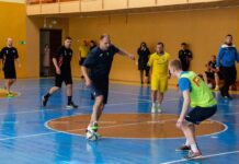 Матч по мини-футболу между командами МЧС и отдела спорта и туризма Борисовского райисполкома завершился красиво