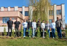 «Поэтика посадки: зеленое будущее»: в аг. Лошница высадили аллею туй