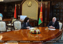 «Надо, чтобы это все было очень демократично. Чтобы это было честно.». Александр Лукашенко встретился с Натальей Кочановой