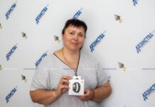 Первый победитель рекламной игры «Адзінства» получил приз в редакции