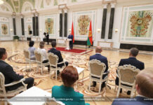 Александр Лукашенко: » Вы — символ будущего, будущего родной Беларуси»