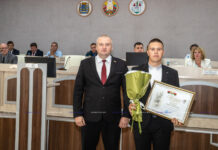 Председатель райисполкома вручил высокие награды борисовчанам и организациям