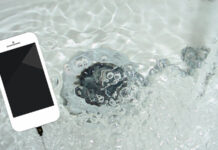 В Марьиной Горке мама в декрете погибла, заряжая телефон в ванной