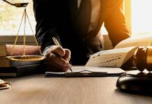 Ко Дню знаний нотариусы будут консультировать граждан бесплатно