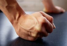 Конфликт с дракой произошел на лестничной площадке общежития в Борисове