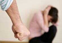 Семейные дебоширы. Какая ответственность грозит за совершение правонарушений в сфере домашнего насилия