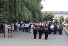 Цветы у Вечного огня: в День народного единства борисовчане почтили память погибших в годы войны земляков