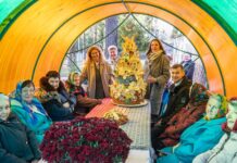 Каравай с областных “Дожинок” доставили в отделение дневного пребывания для граждан пожилого возраста в Забашевичи