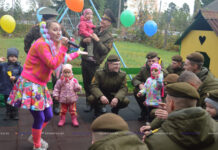 Какая добрая традиция появилась у военнослужащих 60 отдельного полка связи, увольняющихся в запас