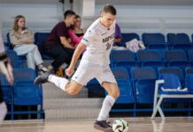 «Бело-синие» навязали отчаянное сопротивление, но уступили