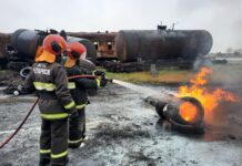 Как школьники Борисова видят работу спасателей через рисунки?