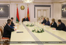 Александр Лукашенко: “Я уже говорил о том, что, наверное, надо прекратить сбор, но это будет неправильно, потому что люди упрекнут”