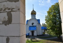 Лепта на храм. В Борисове продолжается строительство  храма Святой Живоначальной Троицы. Какая помощь нужна его настоятелю?