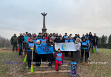 Профсоюзы Борисовщины и «Белая Русь» устроили массовый субботник на Брилевском поле