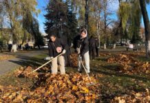 За чистый город. Активисты БРСМ Борисовщины вышли на молодежный субботник