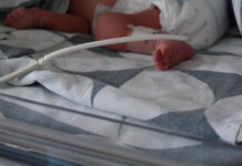 Жизнь с ладошку. Как борисовские врачи помогают недоношенным деткам и младенцам с патологиями