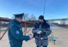 Работники Борисовского ГРОЧС продолжают проводить рейды по водоемам