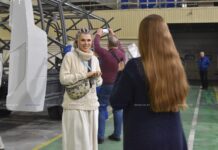 На борисовском предприятии показали, как производят автобусы